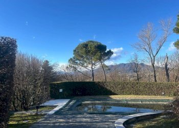 Piscina - Villa via Generale Antonio Cantore, Varese - photo 16