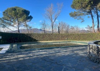 Piscina - Villa via Generale Antonio Cantore, Varese - photo 17