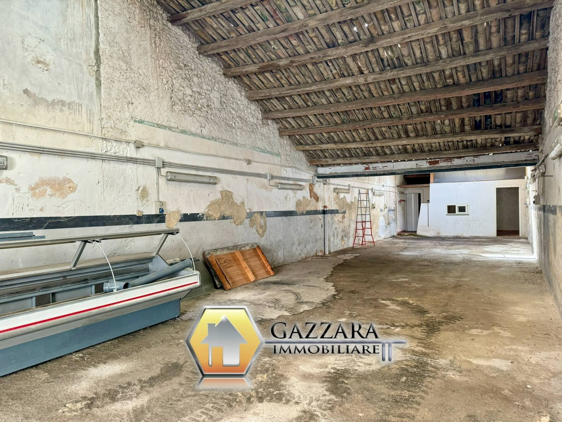 Foto 1 - Attività Commerciale Vittorio Emanuele III
 
497, Canicattini Bagni - foto 1