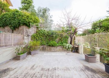 Giardino - Quadrilocale viale Bernabò Brea, Genova (zona Quarto) - foto 1