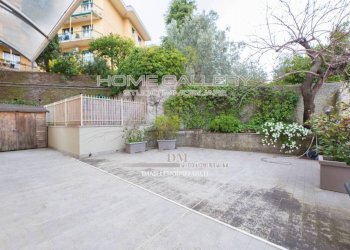 Terrazzo - Quadrilocale viale Bernabò Brea, Genova (zona Quarto) - foto 2