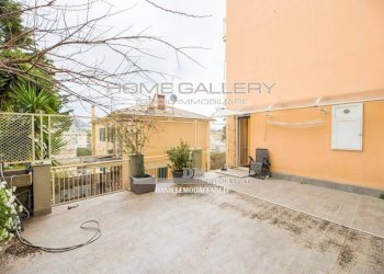 Terrazzo - Quadrilocale viale Bernabò Brea, Genova (zona Quarto) - foto 11