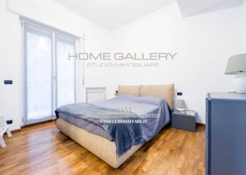 Camera da letto - Quadrilocale viale Bernabò Brea, Genova (zona Quarto) - foto 13