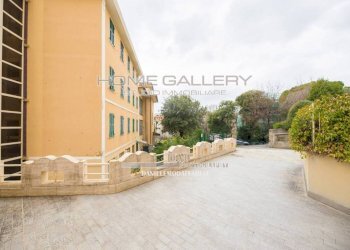 Cortile interno - Quadrilocale viale Bernabò Brea, Genova (zona Quarto) - foto 22
