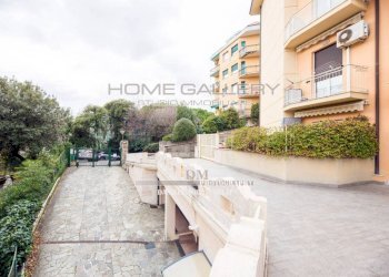 Cortile interno - Quadrilocale viale Bernabò Brea, Genova (zona Quarto) - foto 23