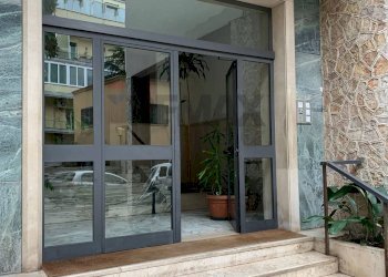 Ricezione / Lobby - Bilocale Via C.V.E. Parco Comola Ricci
 
10, Napoli - foto 11