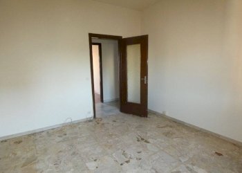 Camera da letto - Trilocale via Gioacchino Rossini, Alba - foto 14