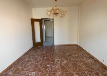 Camera da letto - Trilocale via Gioacchino Rossini, Alba - foto 19