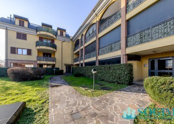 Foto 2 - Box Via I Maggio
 
34, Brugherio - photo 2