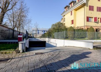 Foto 8 - Box Via I Maggio
 
34, Brugherio - photo 8