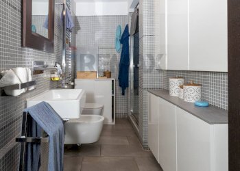 Bagno - Three-room apartment VIA WATT
11, Milano - photo 9