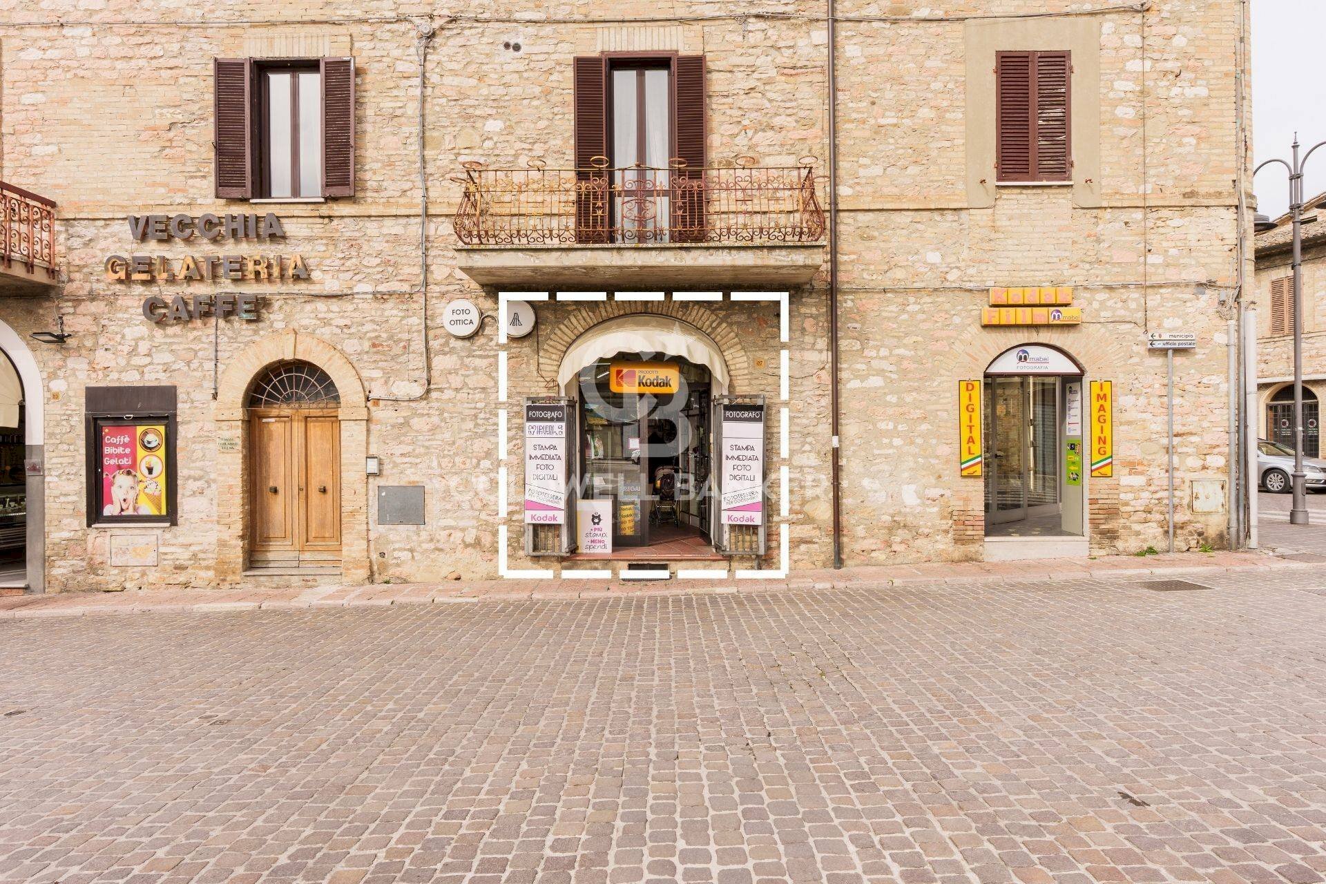 Foto 3 - Negozio Piazza Garibaldi 23, Assisi - foto 3