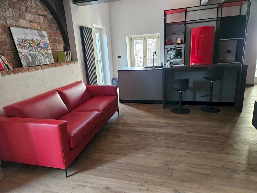 Soggiorno - Trilocale via Sette Assedi, 2, Cuneo (zona Centro) - foto 3