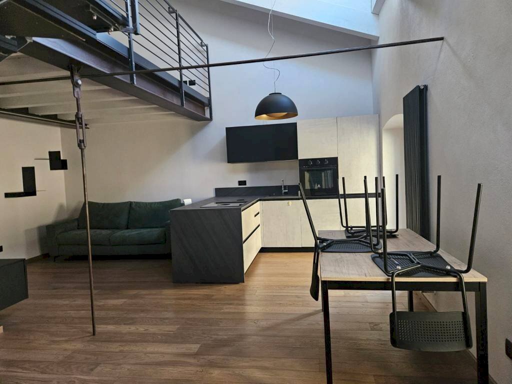 Soggiorno - Three-room apartment via Sette Assedi, 2, Cuneo (neighborhood Centro) - photo 2