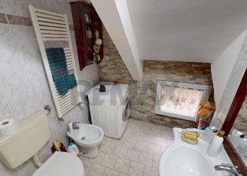 Bagno - Quadrilocale via forni antichi
 
2, Savignone - foto 13