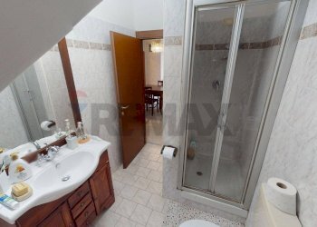 Bagno - Quadrilocale via forni antichi
 
2, Savignone - foto 15