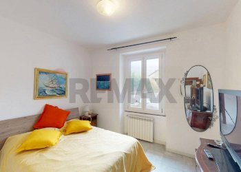 Camera / camera da letto - Quadrilocale via forni antichi
 
2, Savignone - foto 16