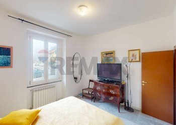 Camera / camera da letto - Quadrilocale via forni antichi
 
2, Savignone - foto 17