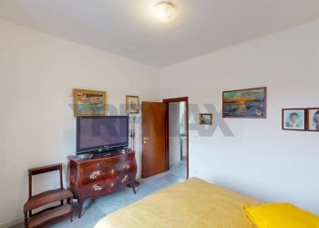 Soggiorno - Quadrilocale via forni antichi
 
2, Savignone - foto 19