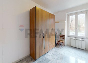 Camera / camera da letto - Quadrilocale via forni antichi
 
2, Savignone - foto 43