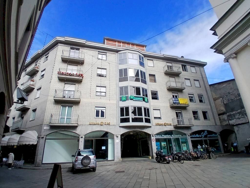 Facciata - Box galleria Campello, Sondrio - foto 1