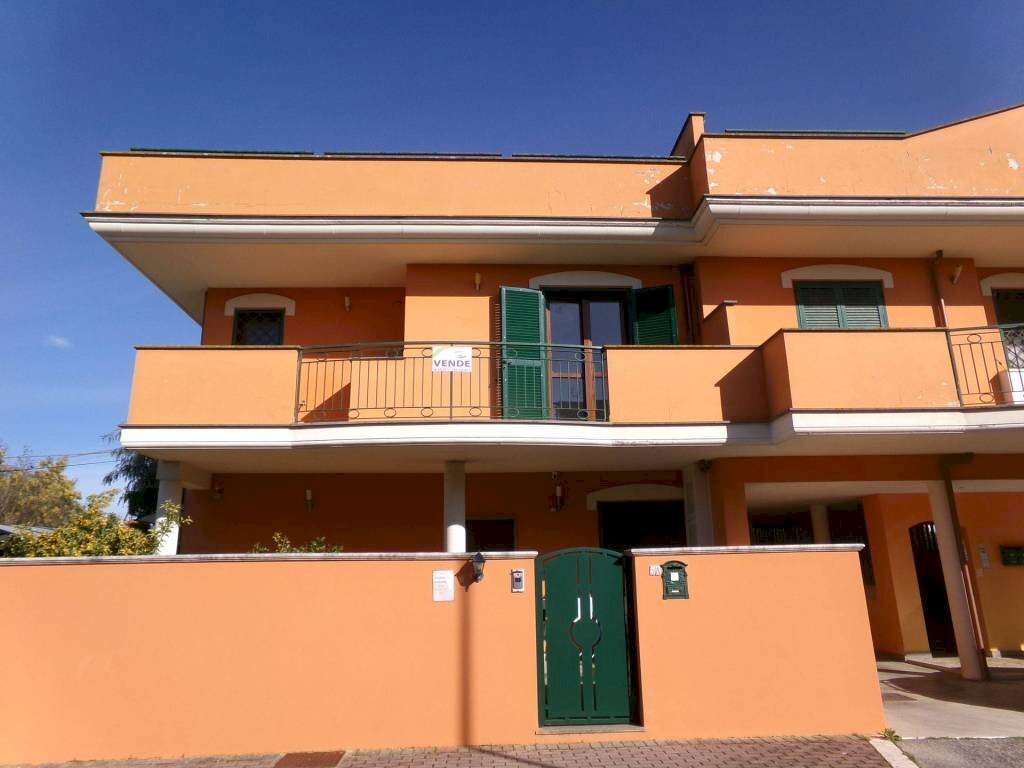 Facciata - Three-room apartment via Marino, 5, Anzio - photo 3