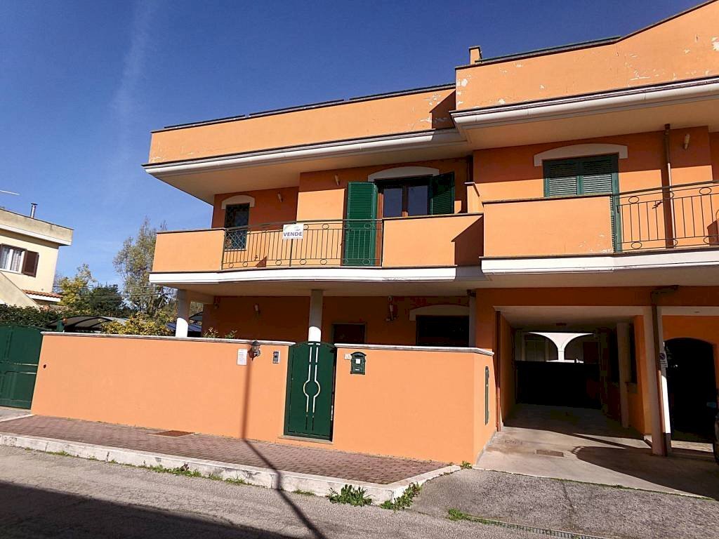 Facciata - Three-room apartment via Marino, 5, Anzio - photo 3