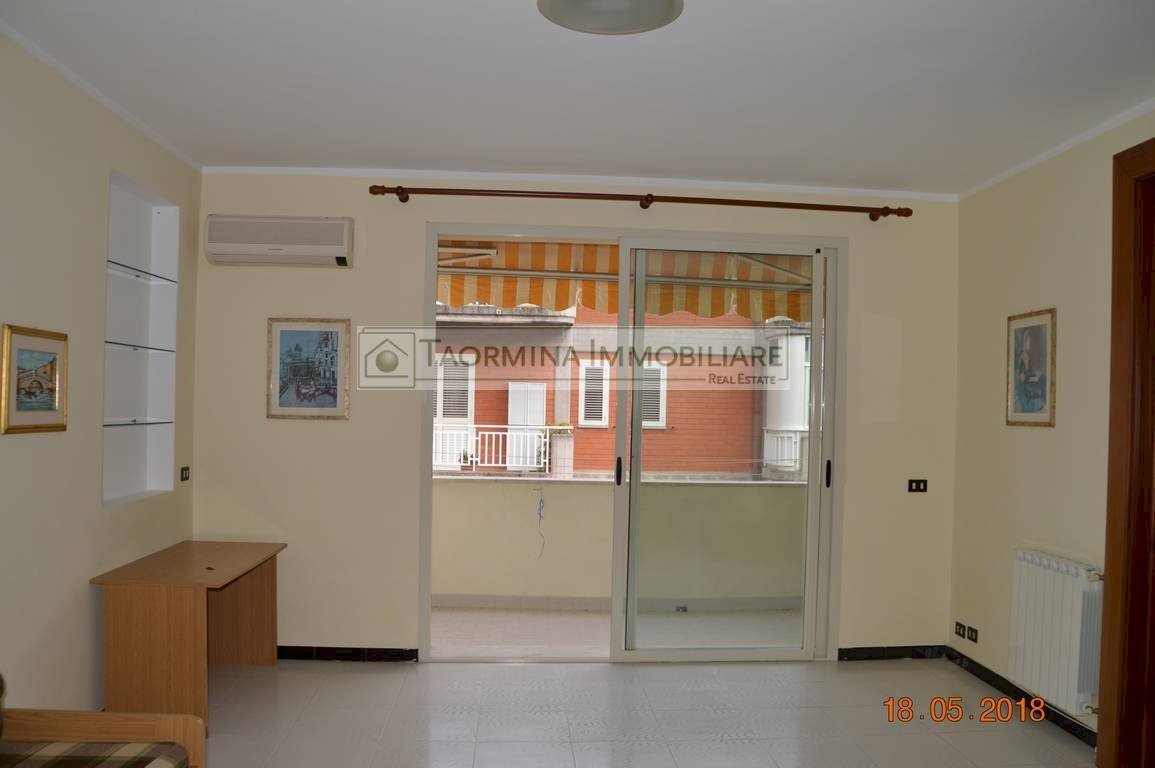 Soggiorno - Quadrilocale via Alessandro Manzoni, Taormina - foto 3