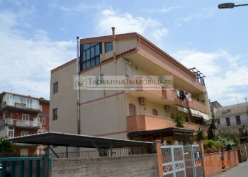 Facciata esterna - Quadrilocale via Alessandro Manzoni, Taormina - foto 1