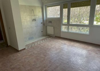 Soggiorno 2. - Bilocale via Beata Vergine del Carmelo, Roma (zona Mostacciano) - foto 2