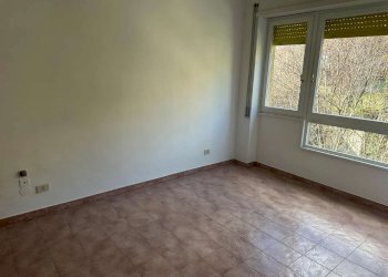 Camera da letto 4. - Bilocale via Beata Vergine del Carmelo, Roma (zona Mostacciano) - foto 16