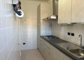 Cucina - Trilocale via Colli Renato, 26a, Azzate - foto 2