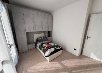 Camera da letto - Trilocale via Colli Renato, 26a, Azzate - foto 19