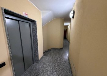 Interno palazzo - Trilocale via Colli Renato, 26a, Azzate - foto 27