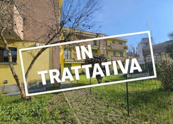Facciata - Three-room apartment via Colli Renato, 26a, Azzate - photo 1