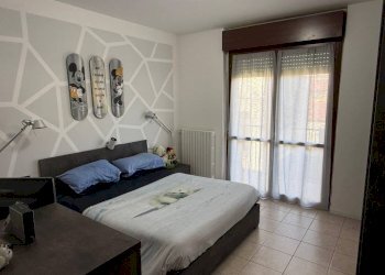 Camera da letto - Three-room apartment via Colli Renato, 26a, Azzate - photo 14