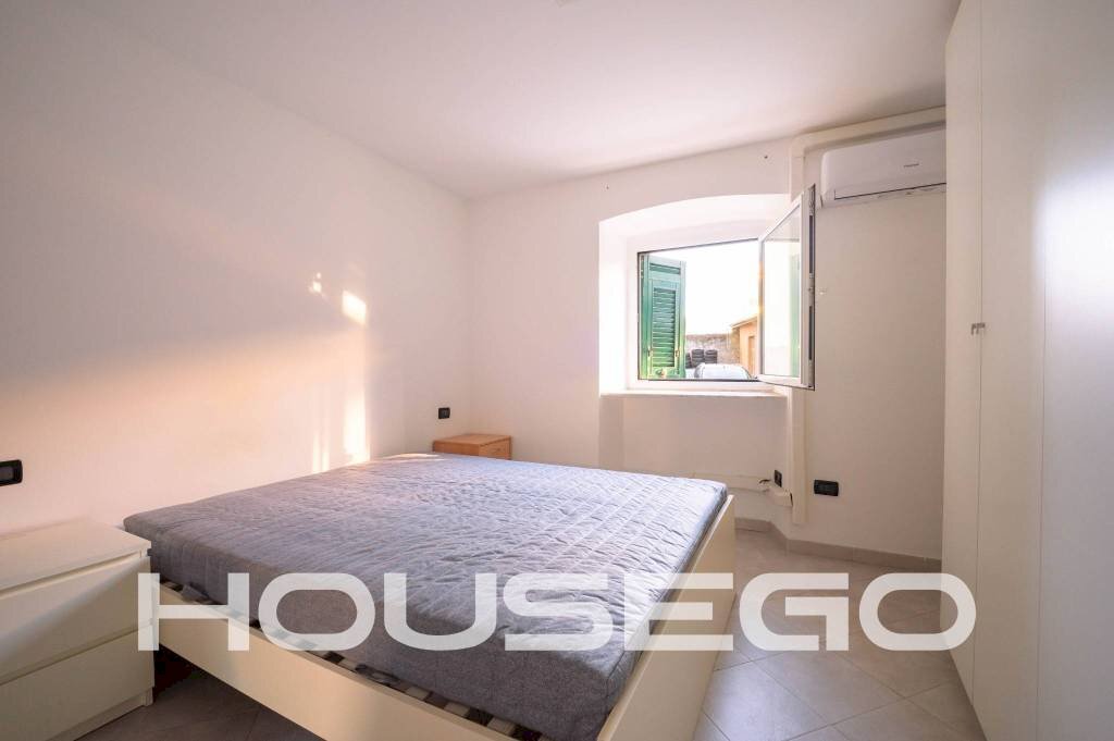 Camera da letto - Appartamento via Barchetta, 27, Genova (zona Bolzaneto) - foto 2