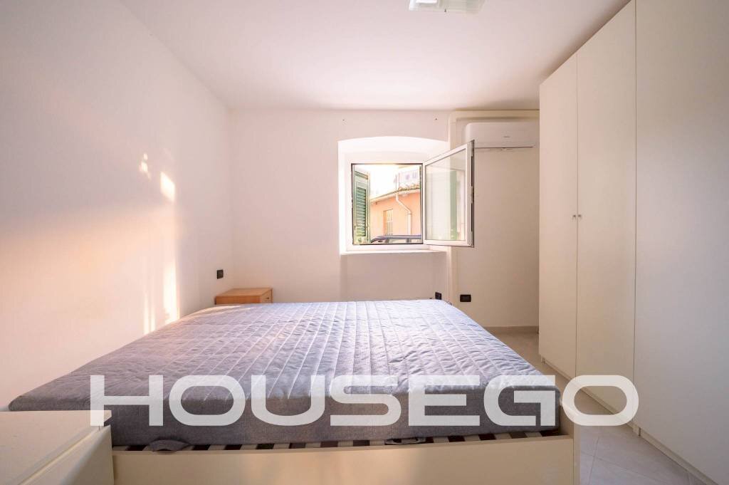 Camera da letto - Appartamento via Barchetta, 27, Genova (zona Bolzaneto) - foto 3