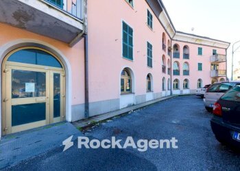 Negozio via Teglia, 89, Genova (zona Bolzaneto) - foto 2