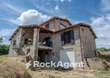 Facciata - Villa strada Della Poggetta, Castiglione in Teverina - foto 1