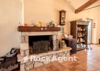 Salone - Villa strada Della Poggetta, Castiglione in Teverina - foto 11