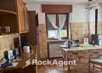 Casa indipendente via Terroni Domenico, Borgo Val di Taro - foto 1