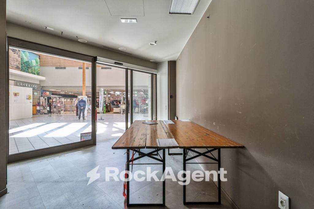 Interno non residenziale - Commercial Premises via Amilcare Ponchielli, 23, Bologna (neighborhood Savena) - photo 1