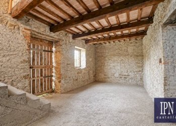 Stanza non arredata - Villa Località Baucca, 11, Città di Castello - photo 16