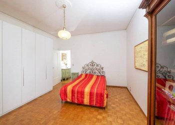 Camera da letto - Bilocale via Arturo Ferretto, 44, Genova (zona Marassi) - foto 21