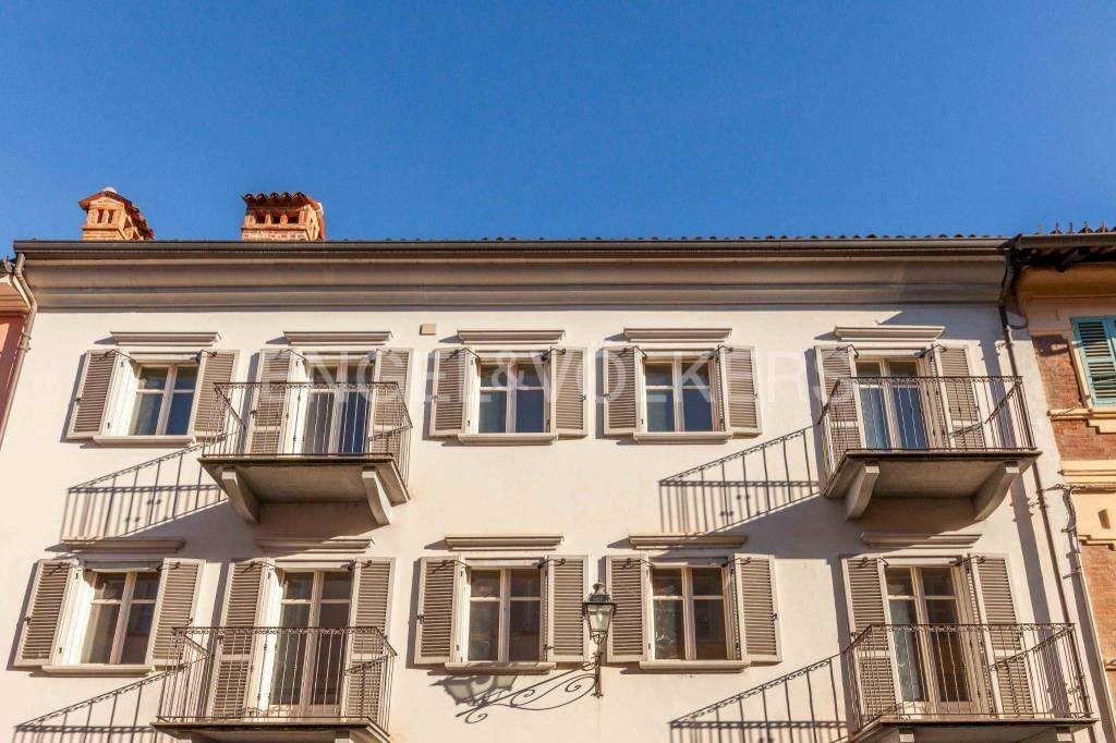 Facciata - Stabile - Palazzo via Vittorio Emanuele II, Bra - foto 1