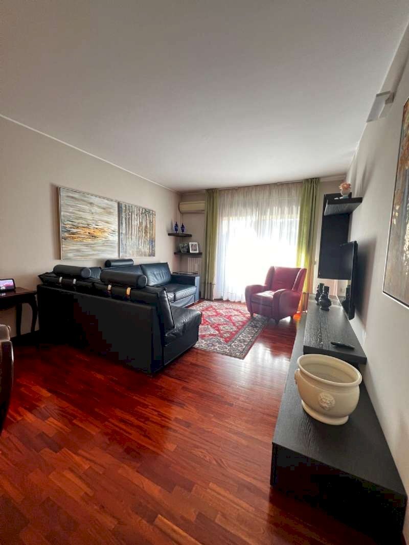 Trilocale piazza MIANI 4, Milano (zona Barona) - foto 3