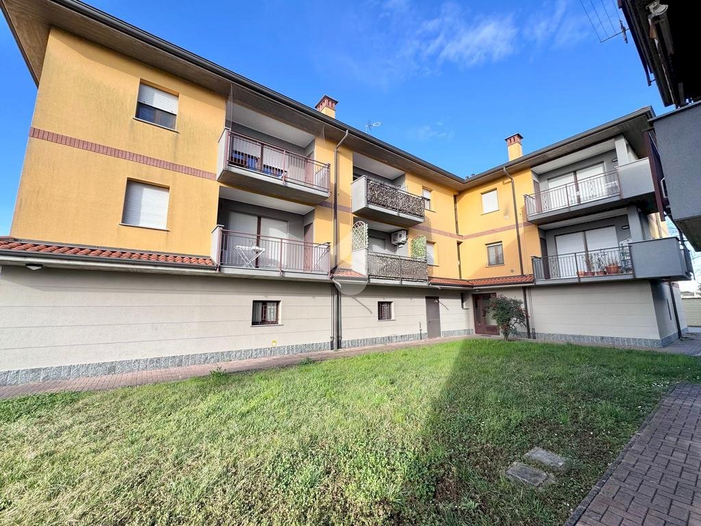 Bilocale Via Padre G. Puglisi, Vernate - foto 1