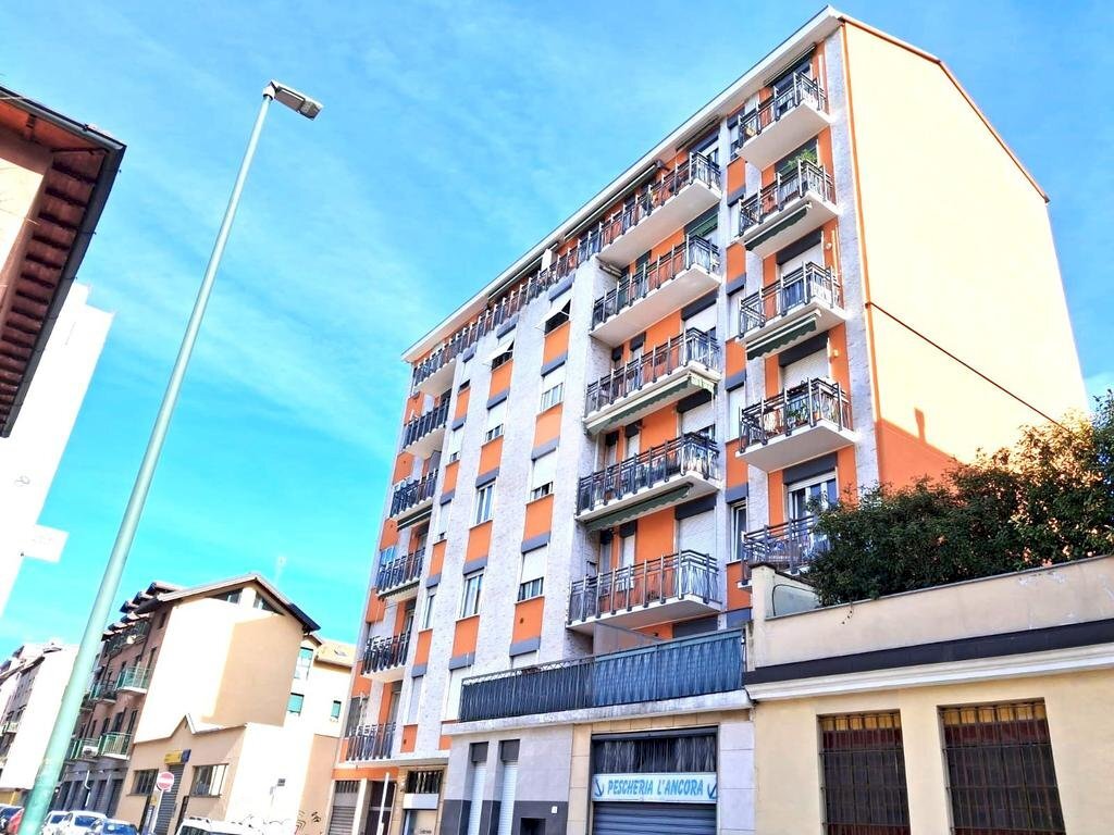 Three-room apartment Via Cesare Battisti, Sesto San Giovanni - photo 2