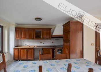 Three-room apartment Via Gustavo Odino 11, San Secondo di Pinerolo - photo 4